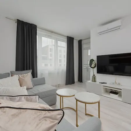 Luxurious Apartments With Balcony & Parking Gwiazdzista Wroclaw By Noclegi Renters Exterior photo
