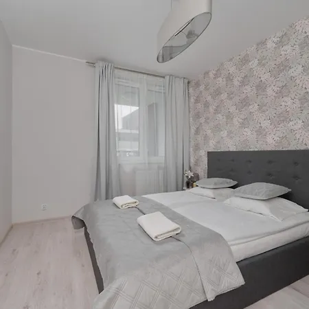 Luxurious Apartments With Balcony & Parking Gwiazdzista Wroclaw By Noclegi Renters Exterior photo