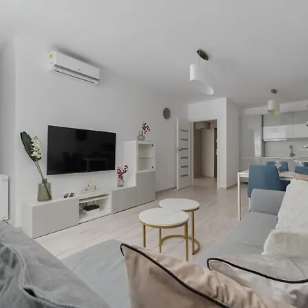 Luxurious Apartments With Balcony & Parking Gwiazdzista Wroclaw By Noclegi Renters Exterior photo