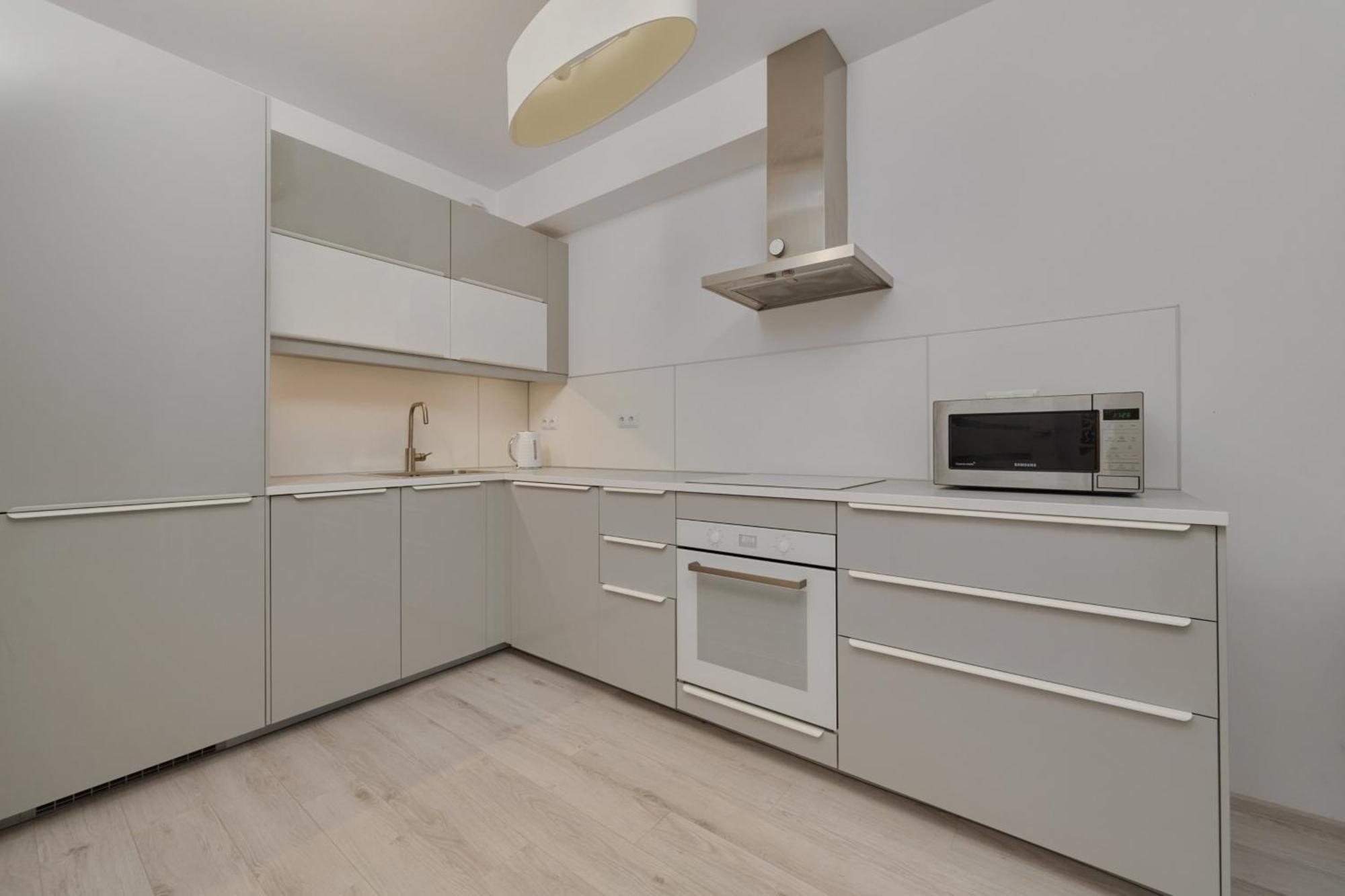Luxurious With Balcony & Parking Gwiazdzista By Renters Wrocław