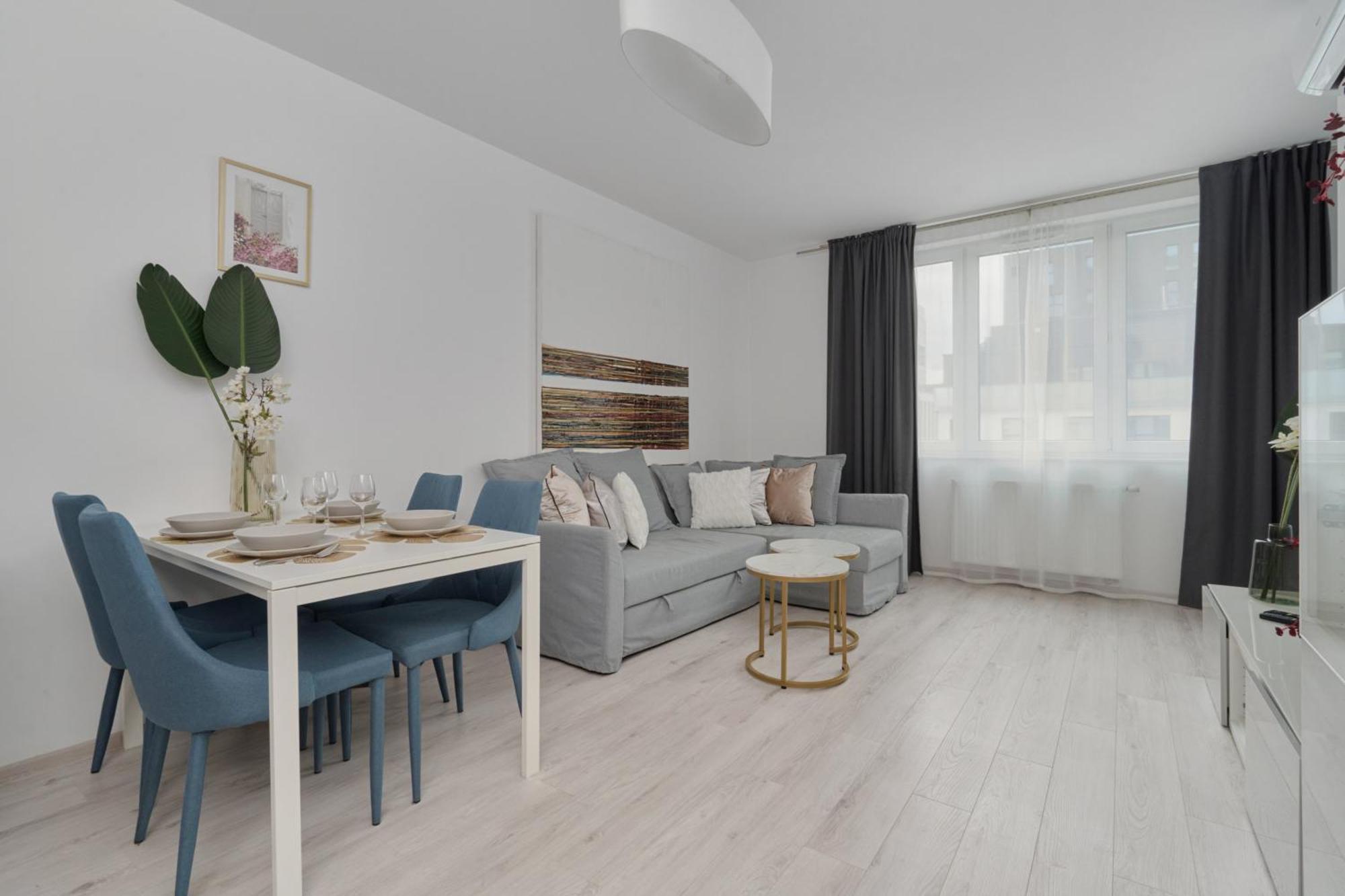 Luxurious With Balcony & Parking Gwiazdzista By Renters Leilighet *